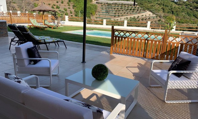 Mezquitilla House | Fantástica Casa en Conjunto Residencial