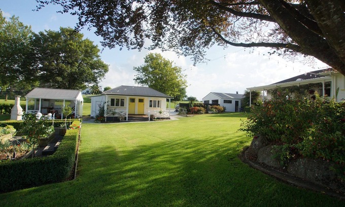 Maungatautari Apartment | Fantail Cottage - 1 of 3 in a country garden bordering a native reserve