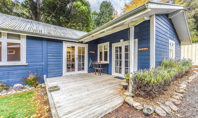 Saint Omer House | Fantail Cottage Kaiuma Bay - Havelock Holiday Home