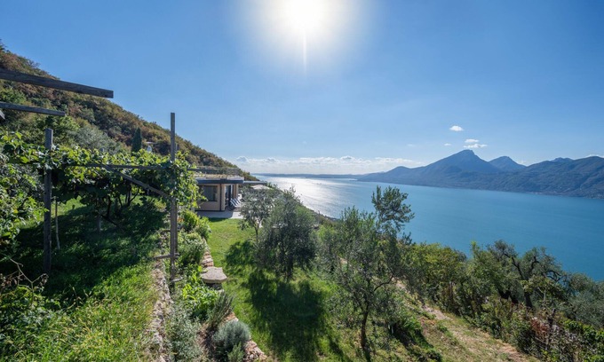 Brenzone sul Garda Villa | Fantastic villa with great lake view and large panoramic terrace