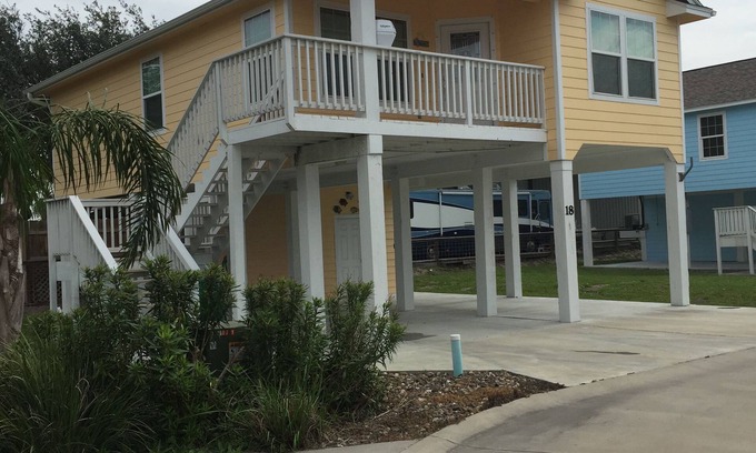 Aransas Pass House | Fantastic 2 bedroom 2 bath condo!