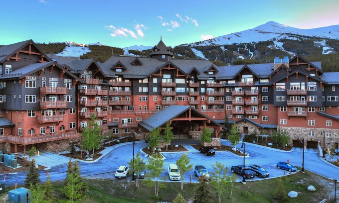 Peak 8 Condo | Fantastic 2 bedroom Summer and Ski In/Ski Out Condo. Summer unit with rare A/C