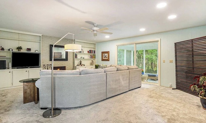 Reeds Lake House | Fantastic 3-bedroom house with AC in Grand Rapids