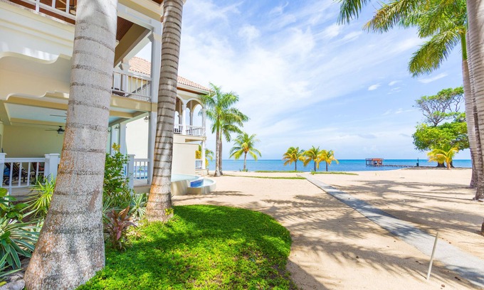 Lawson Rock Condo | Fantastic beachfront 1 bedroom getaway