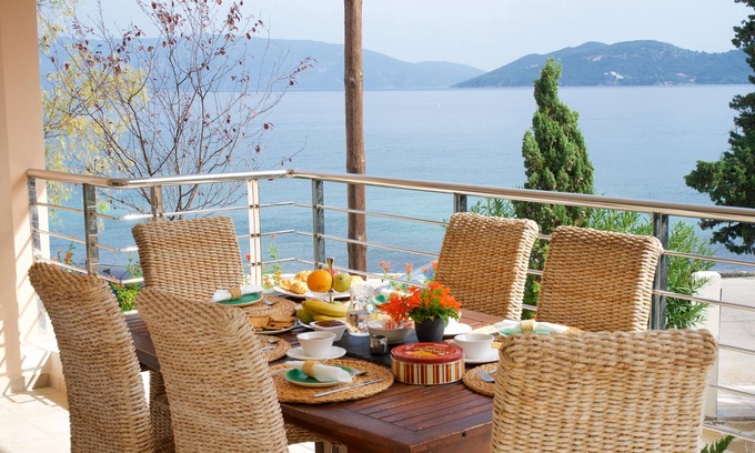 Sami Apartment | Fantastic beachfront apartments in Karavomylos, Kefalonia, Zoe Apartment
