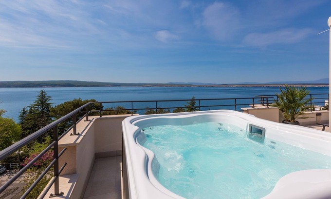 Dramalj Apartment | Fantastic flat just 100 metres from the beach with sauna, jacuzzi, sea view