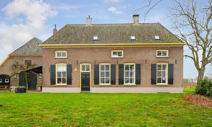 Hoog-Keppel Other | Fantastic holiday farm for 14 people in the countryside near Oude IJssel