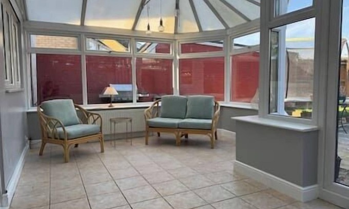 Ipswich House | Fantastic Large 3 Bedroom House - Perfect for Families!