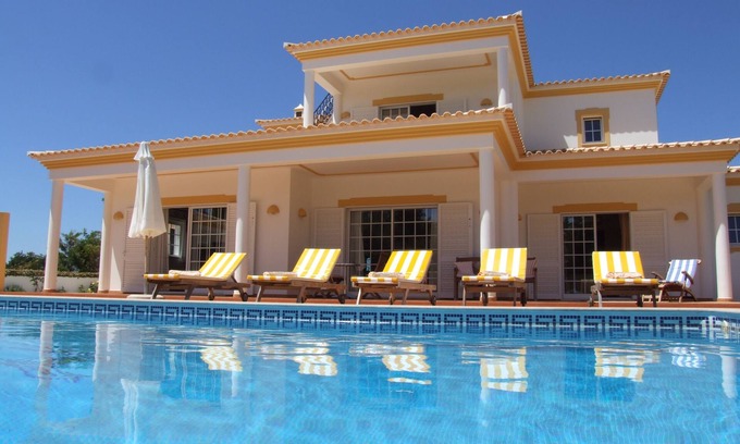 Vale de Parra Villa | Fantastic Large Luxury Villa with Heated Pool. Available 12 - 27 July £2700 pw