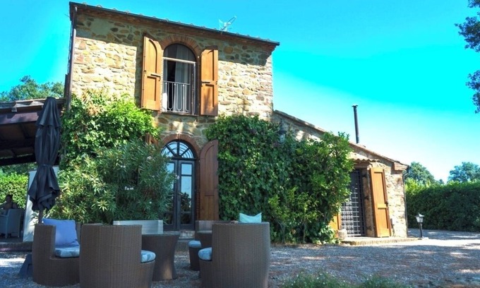 Caldana House | Fantastic Tuscan villa in a secluded location with pool and outdoor kitchen, close to the sea