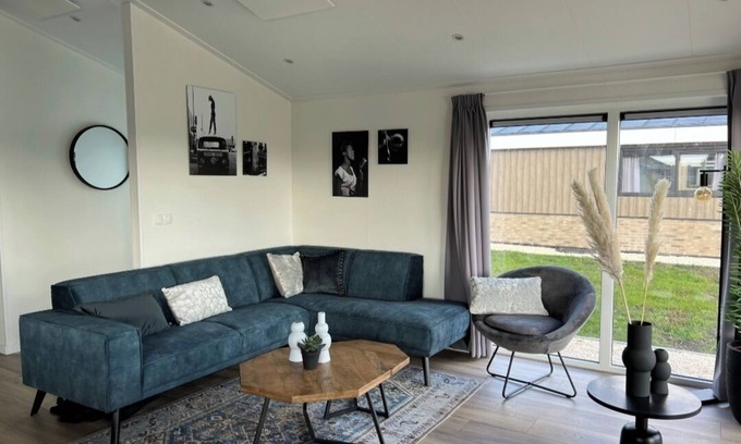 Kampen Ski Chalet | Fantastic vacation chalet on the water - family-friendly with fencing!