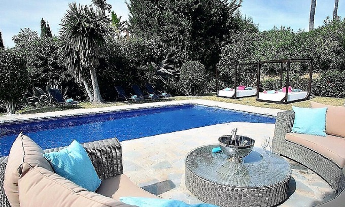 Urbanizacion el Rosario Villa | Fantastic Villa 10 bedrooms with heated pool!