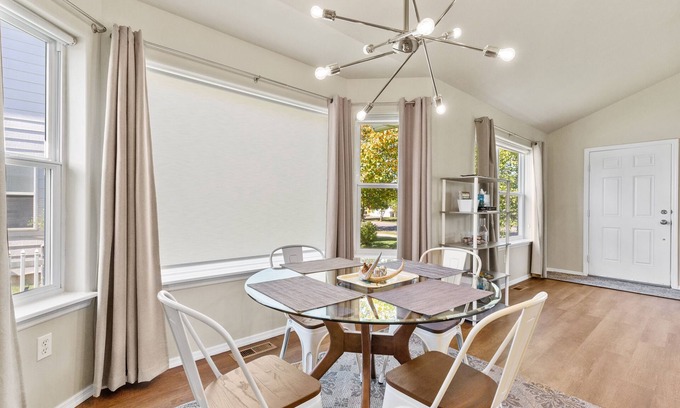 Bozeman House | Fantastic VRBO! Immaculate 2BR, 1BA house, garage