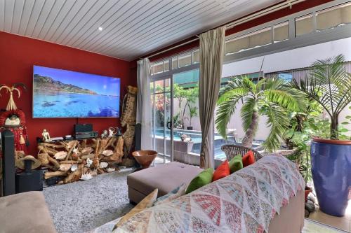 Papeete House | Fare Nãhina - 2 Bedrooms - City Center - Swimming Pool