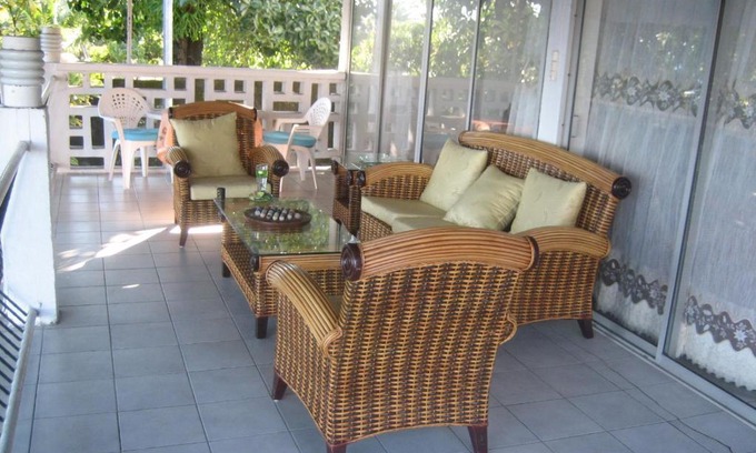 Moroni Bed & Breakfast | Farida Lodge