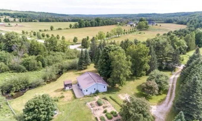 Oro-Medonte House | Farm House