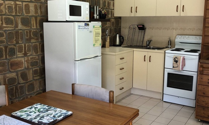 Warrnambool Apartment | Farm House Flat Pet Friendly
