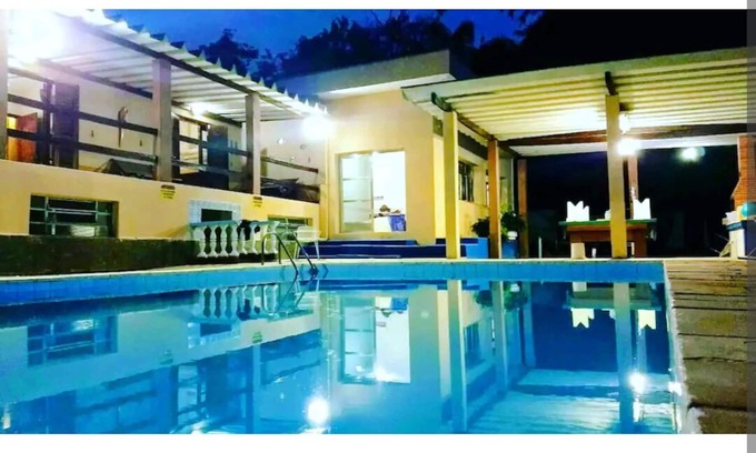 Nogueira House | Farm in Guararema w/swimming pool, court, barbecue area w/access to Paraíba river.