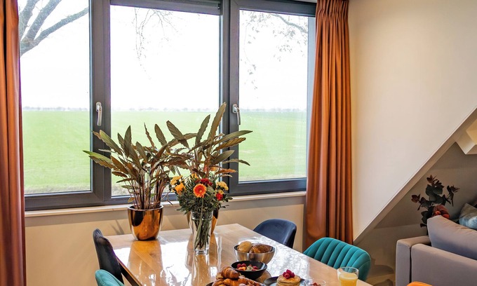 Lutten House | Farm Room Horizon