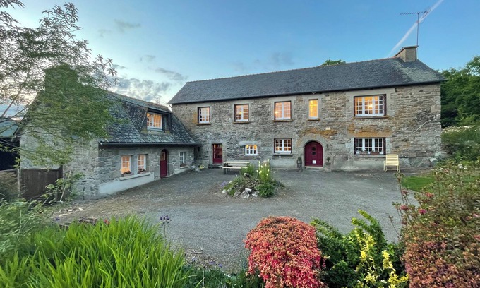 Saint-Nicolas-du-Pelem Other | Farmhouse and Cottage, Sleeps 9, Swimming Pool, WI-FI, ideal for family