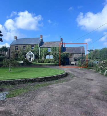 St Ishmaels House | Farmhouse Apartment