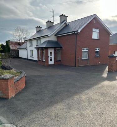 Lisnagunogue House | Farmhouse at 93