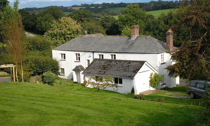Sydenham Damerel House | Farmhouse in peaceful rural Devon (with heated outdoor pool May-Oct)