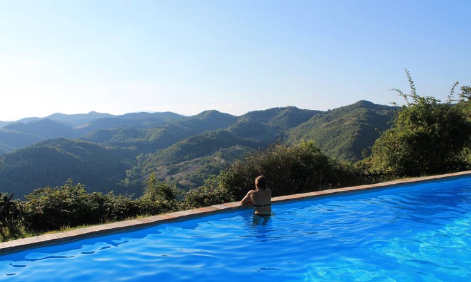 Urbino Apartment | Farmhouse in the hills. Romantic flat for 2 people. Panoramic view!