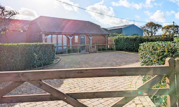 Woolbeding Cottage | Farmhouse Lodge - a lodge/cabin that sleeps 2 guests in 1 bedroom
