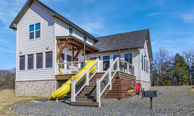 Glenwood House | Farmhouse: Waterfront+Slide+Swings+V-ball+FirePit