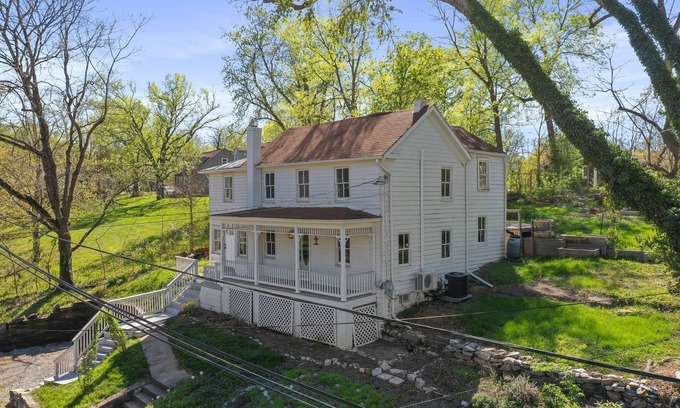 Shepherdstown Other | Farmhouse Writer's Retreat in Historic Shepherdstown