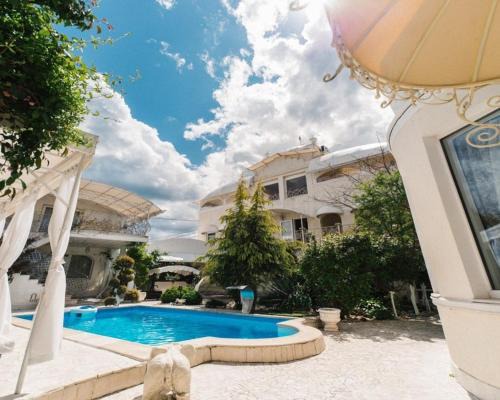 Molodizhne Hotel | Farneliya club-hotel
