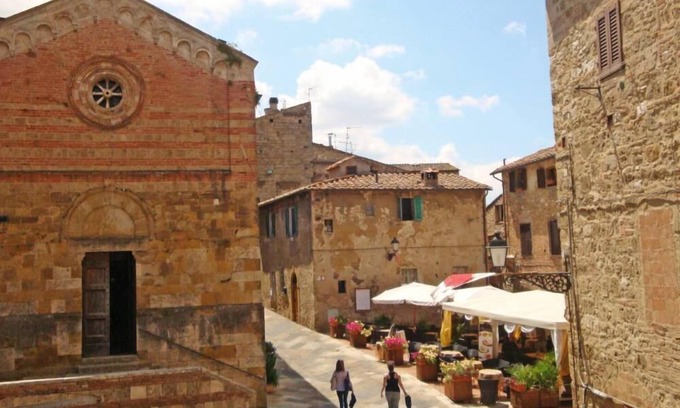 Colle di Val d'Elsa Apartment | Fashination, privacy and refined atmosphere, in romantic apartment of medioeval village.