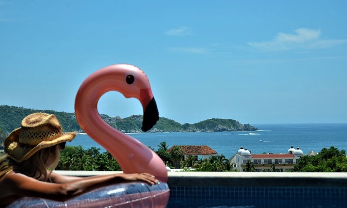 P Chahue Condo | Featured on HGTV -Majestic Ocean/Mountain View-PH w/PRIVATE POOL- No Car Needed