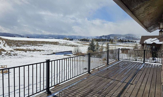 Granby House | Feel at Home at Bailey’s Homestead, Pet-Friendly!