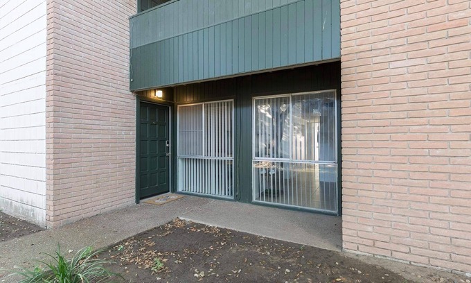 Edinburg Apartment | "Feel at Home in Edinburg – Cozy, Cute & Close to UTRGV!"