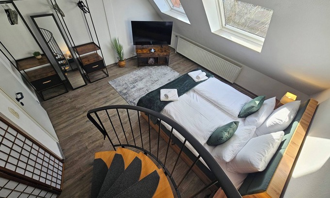 Eisenach Apartment | Feel-good apartment ★ 3 bedrooms - roof terrace - free parking