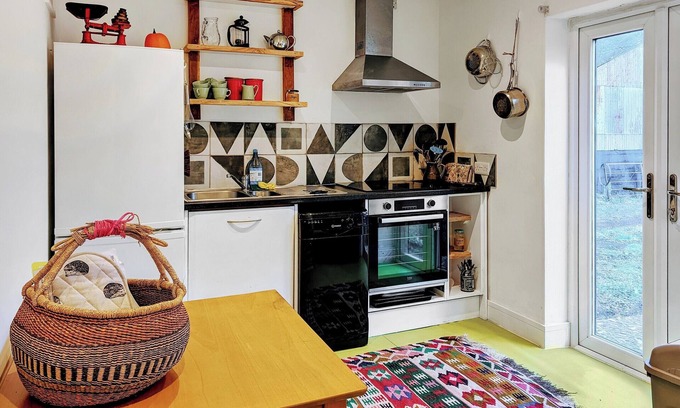 Templecombe Cottage | Feltham's Cottage - UK42324