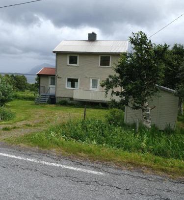 Bostad House | Feriehus med utsikt mot fjellet Hoven