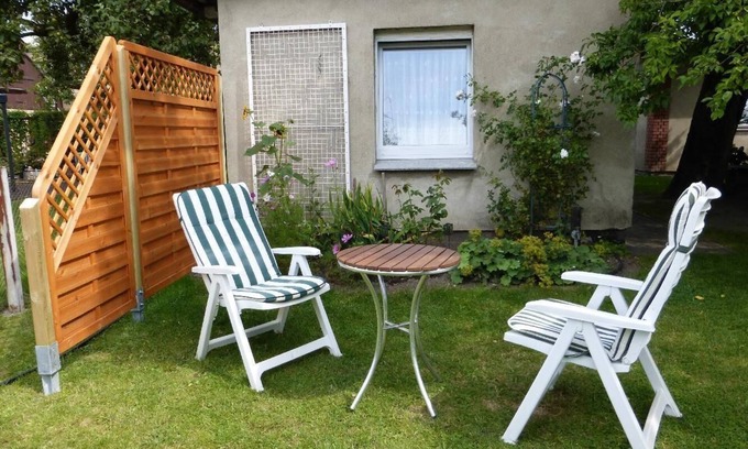 Dierkow-West Apartment | Ferien-Apartment mit Gartenblick