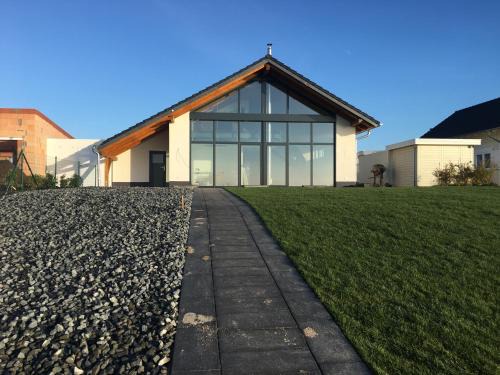 Lobnitz House | Ferienhaus "Chalet100"