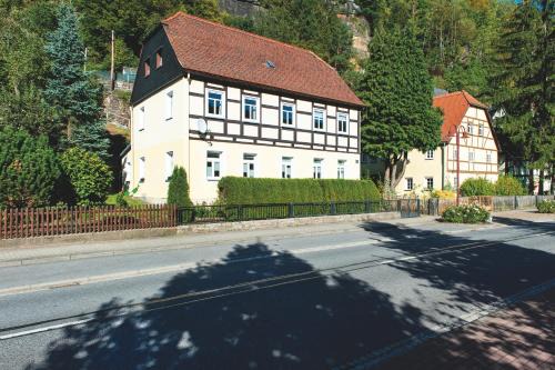 Postelwitz Apartment | Ferienhaus Elbufer 83