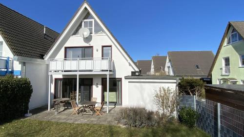 Breege Apartment | Ferienhaus Solamar FeWo EG - Terrasse, Garten