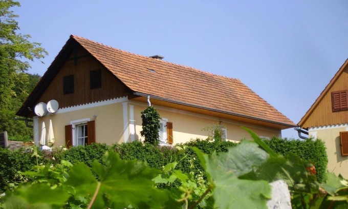 Tieschen Apartment | Ferienhaus- Weinhof, Pachler Margret - Ferienwohnung