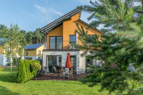 Treptow-Koepenick House | Ferienpark Rübezahl am Müggelsee, Haus 15 Zeder mit eigener Sauna, idealer Ort für Natur- und Erholungssuchende, für Radfahrer, Familien mit Kindern und Hundeliebhaber