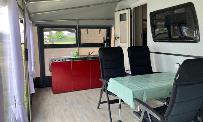 Alt Zeschdorf Other | Ferienunterkunft Mietwohnwagen mit Dusche und WC Typ Storch
