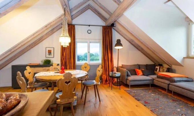 Murnau am Staffelsee Apartment | Ferienwohnung DAS SCHELLENWIES in Murnau