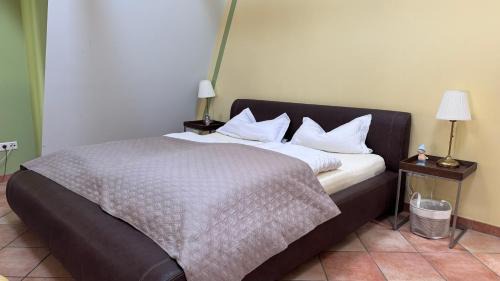Heide Apartment | Ferienwohnung 1 beim Restaurant Rhodos