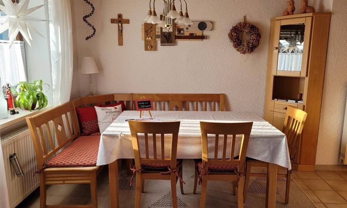 Roetz Apartment | Ferienwohnung (65qm) mit Garten und Kinderspielplatz