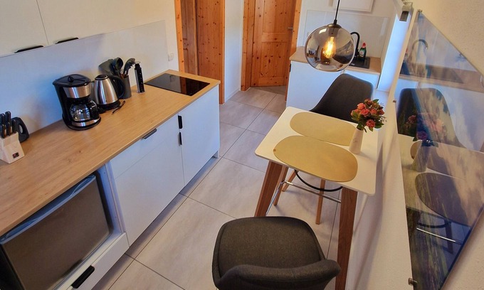 Bad Feilnbach Apartment | Ferienwohnung Alpenglück 25qm mit Terrasse für Max. 2 Personen